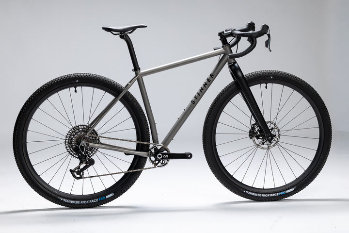 gravel bike mountainbike Stinner Refugio Podium Complete, Sram Rival/GX T-Type AXS, Black Logo 60