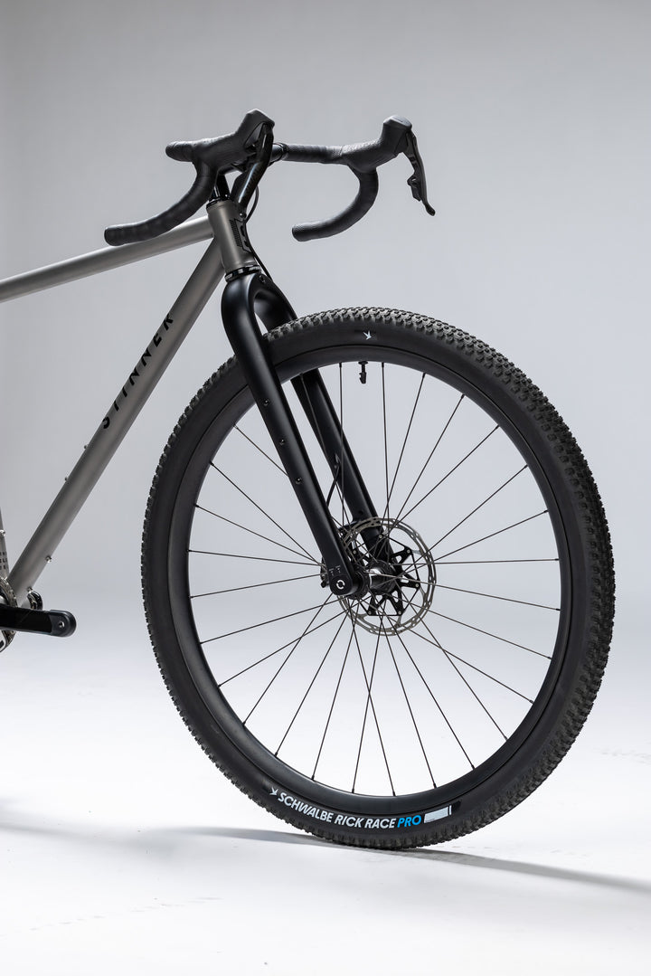 merlin titanium gravel bike Stinner Refugio Podium Complete, Sram Rival/GX T-Type AXS, Black Logo 60